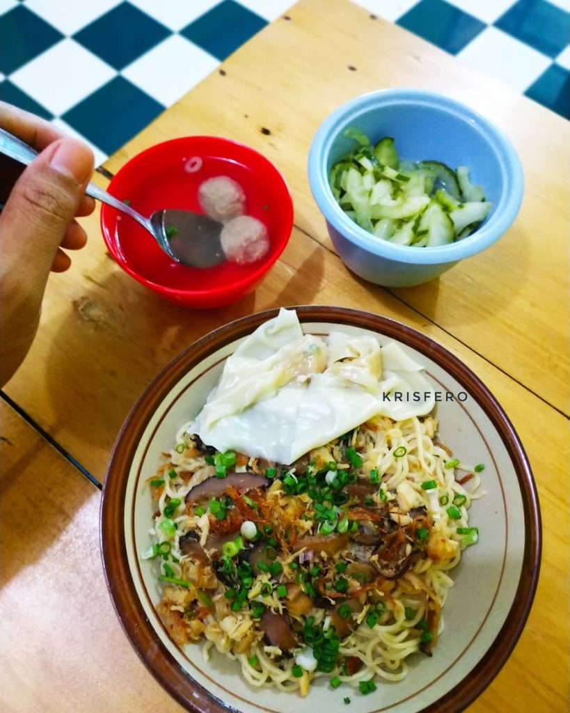Mie Ayam PASLAH: Kenikmatan yang Menyentuh Jiwa di Jantung Cilacap